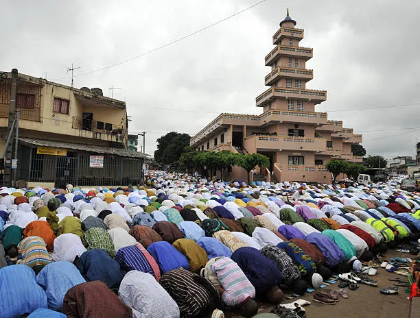 Morocco Inaugurates Ivory Coast's Largest Mosque, Strengthening Bilateral Ties