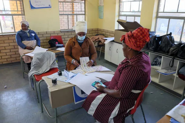 Early Results Announced in South Africa's Closely Fought Elections