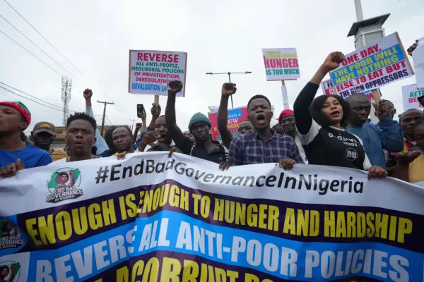 Live Bullets Fired at Protesters as Nigerians Protest Soaring Living Costs and Bad governance